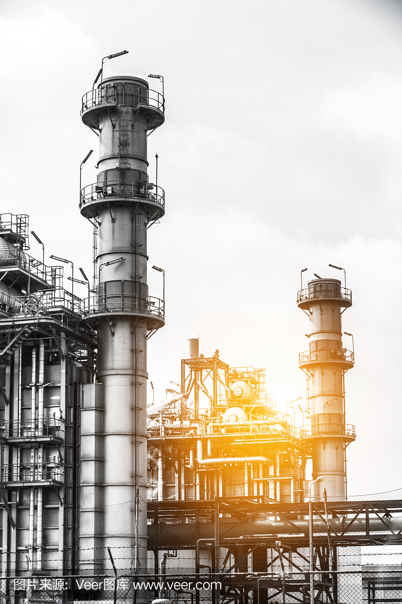 關(guān)閉工業(yè)區(qū)。石油和天然氣煉制工業(yè)工廠。
